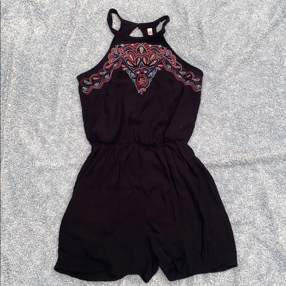 Open back black romper!